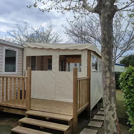 Camping Mobilhome 6-8 Places *